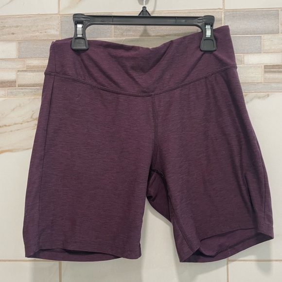 New Balance Women's Athletic Shorts in Deep Purple size medium - Picture 2 of 5
